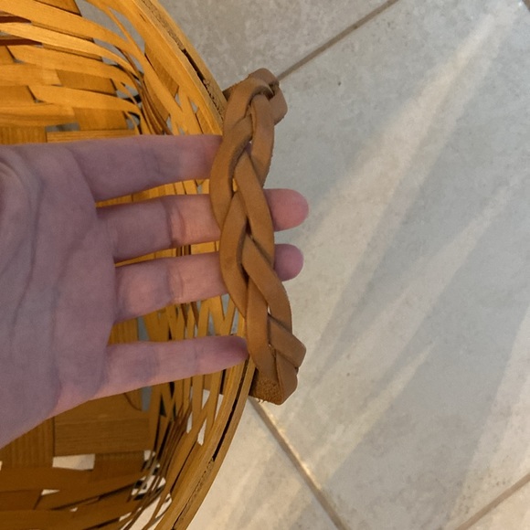 Peterboro VTG Basket w/ Handles, Removable Washable Lining & Wrought Iron Stand - Picture 8 of 15